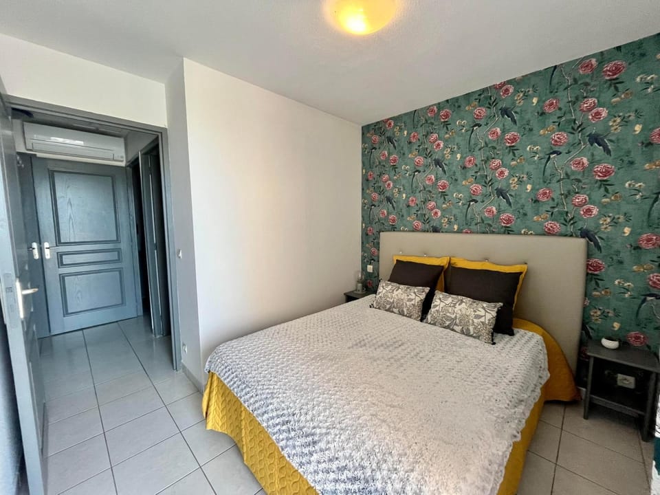 Bedroom, Sea view