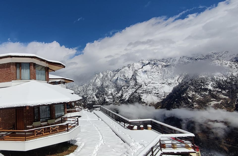 Property building, Natural landscape, Winter, Skiing, View (from property/room), View (from property/room), Landmark view, Landmark view, Mountain view