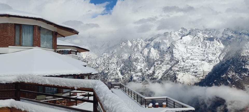 Property building, Natural landscape, Winter, Skiing, Skiing, View (from property/room), View (from property/room), Landmark view, Mountain view