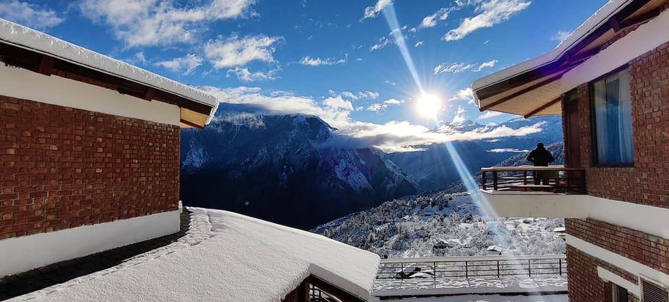 Property building, Natural landscape, Winter, Balcony/Terrace, Hiking, Mountain view, Mountain view, Sunrise