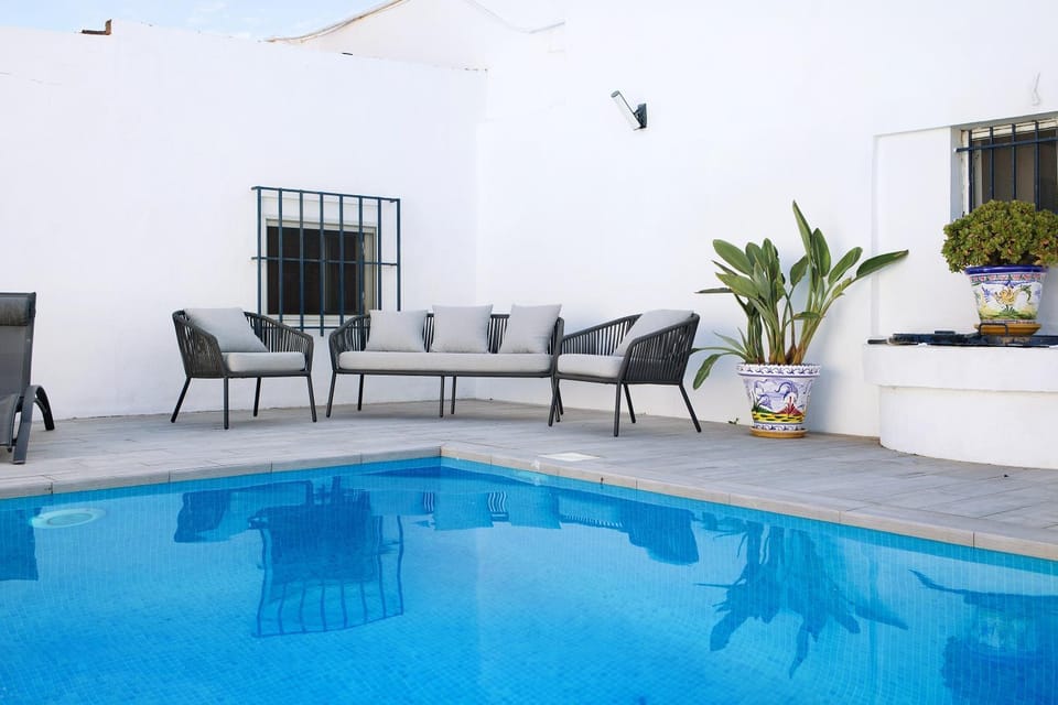 Living room, Swimming pool