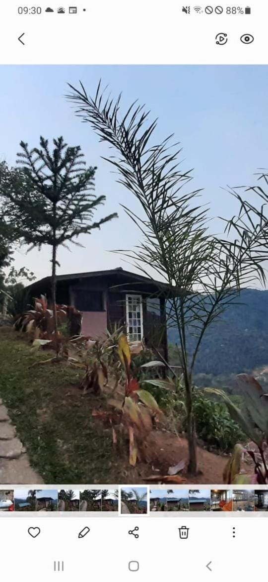Chalé Pakere Bellavista - visão magnífica do vale e montanhas a mais de mil metros de altitude, wi-fi, sauna, piscina e água de nascente - locação do chalé sem prestação de serviços Chalet in State of Rio de Janeiro
