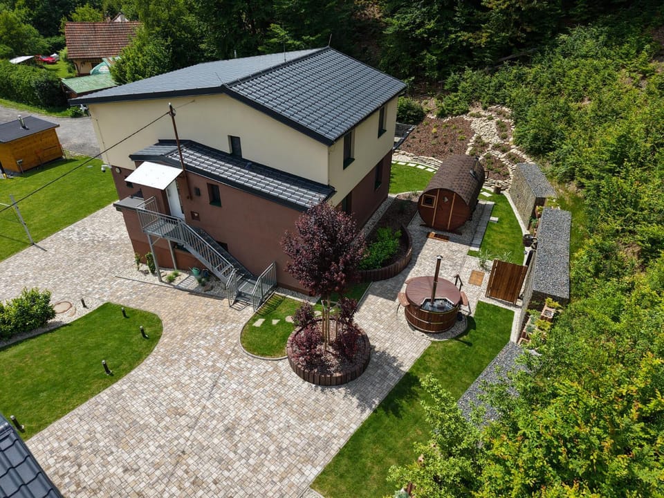 Property building, Spa and wellness centre/facilities