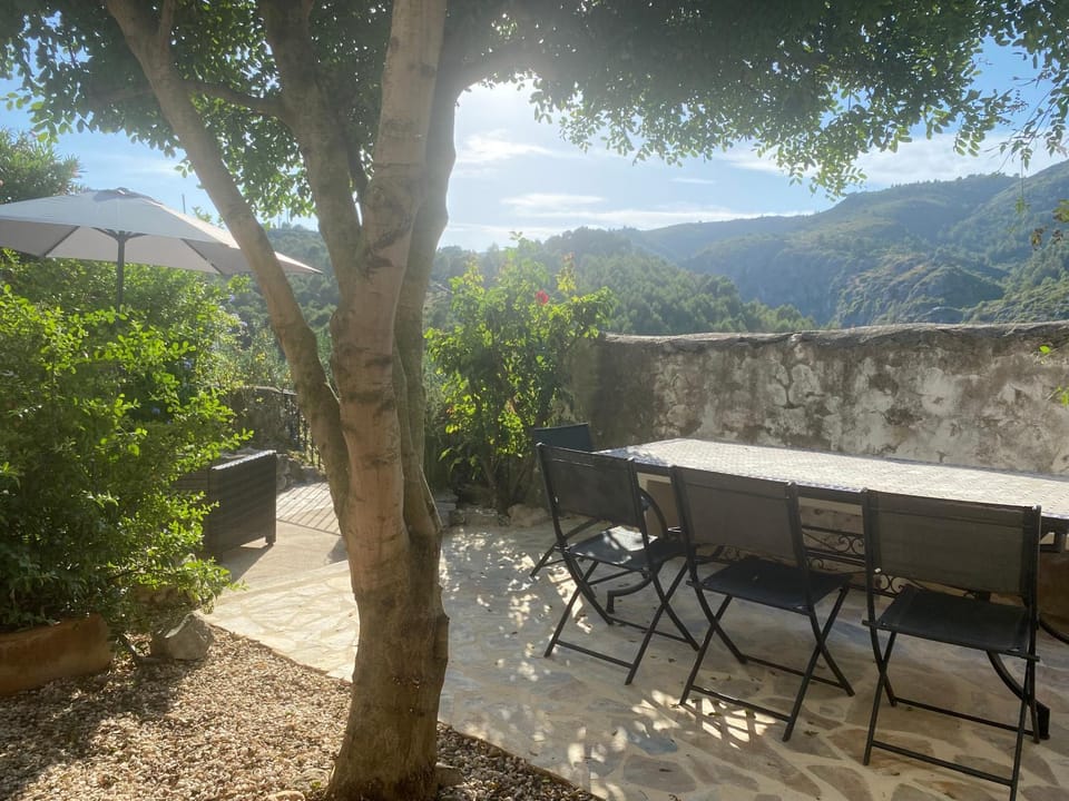 CASA LOLA Naturaleza, Montañas y Piscina Compartida De Pueblo House in Marina Alta