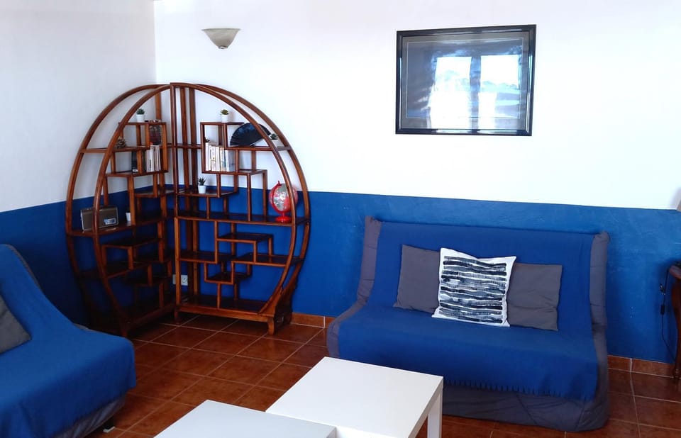 La Tour Fondue Appartement vue mer Grand T2 face a Porquerolles Drap serviette non fournis Apartment in Hyères