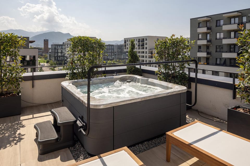 The Alley by Kanopian Apartment in Brasov