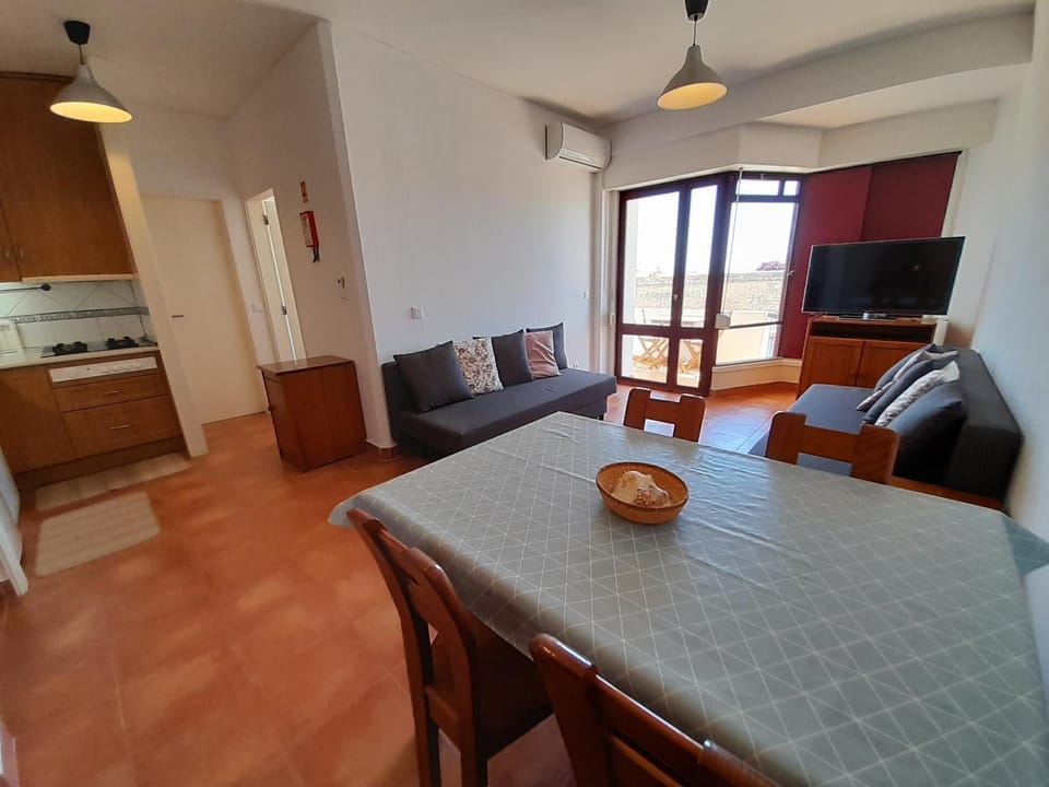 Fortaleza 1BDR Apartment W/Balcony by LovelyStay Apartment in Portimao
