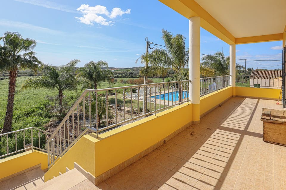 Property building, Natural landscape, Balcony/Terrace, Pool view
