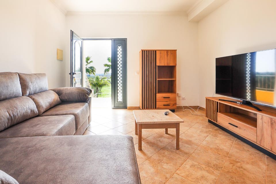 Communal lounge/ TV room, TV and multimedia, Living room, Seating area