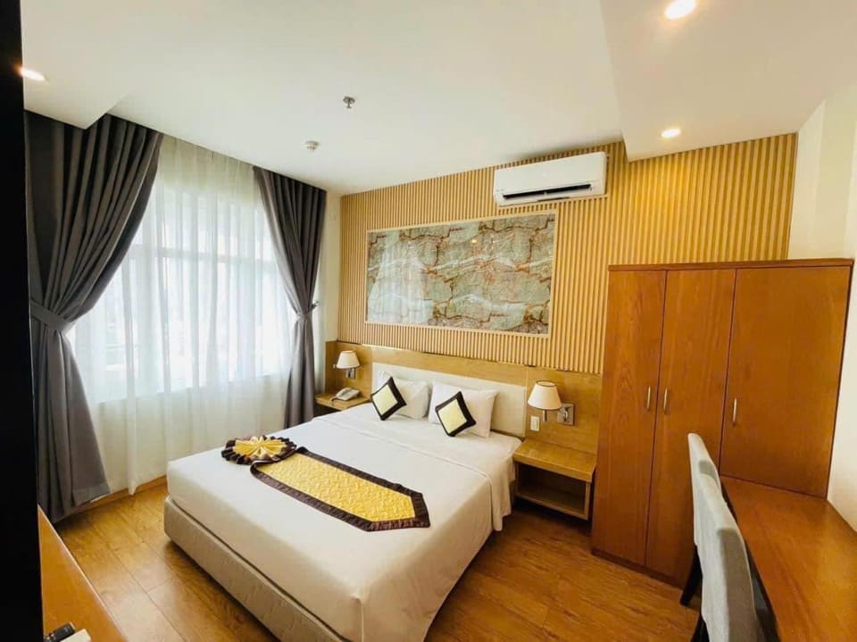 Bed, TV and multimedia, Photo of the whole room, Bedroom, wardrobe, air conditioner