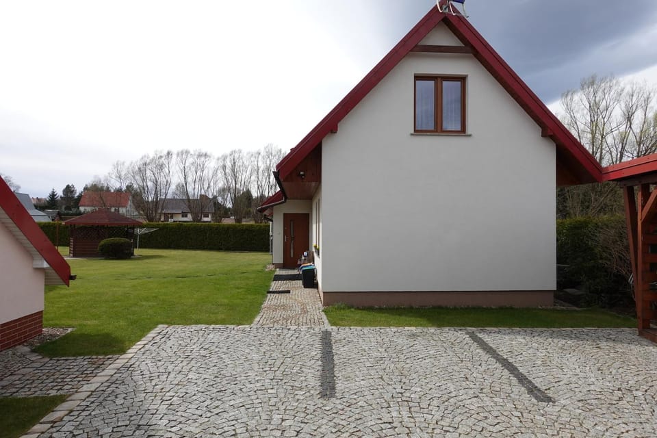 Property building, Garden view, Parking