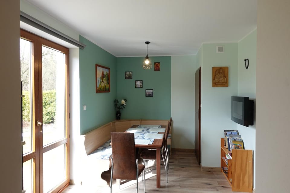 Communal lounge/ TV room, Living room, Dining area, Continental breakfast