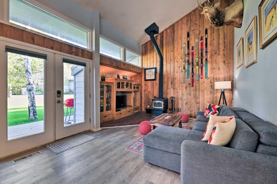 Pagosa Springs 2-Story Loft Condo w/ Deck & Views! Apartment in Pagosa Springs