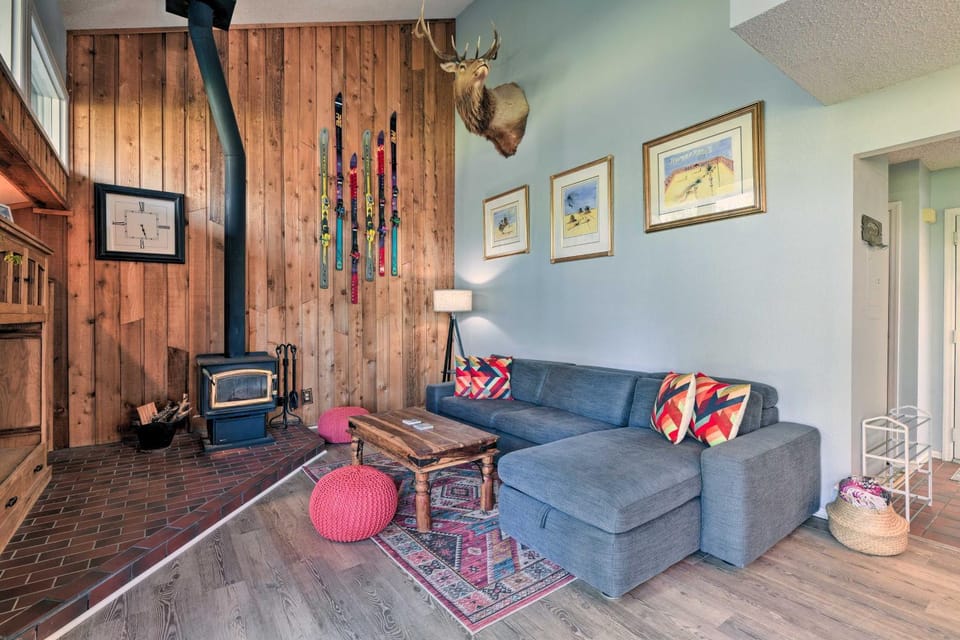 Pagosa Springs 2-Story Loft Condo w/ Deck & Views! Apartment in Pagosa Springs