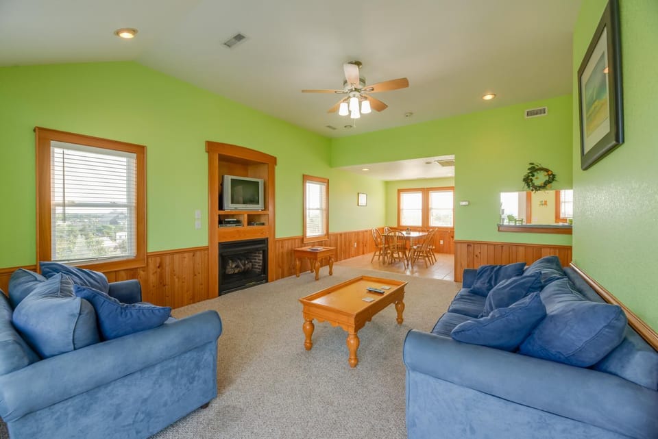 Quiet Hatteras Duplex with Decks ~ 1 Mile to Beach House in Hatteras Island