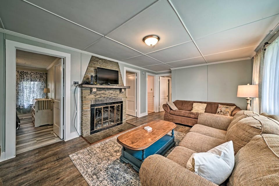 Boat and Ski Home on Edinboro Lake with Grill! House in Edinboro