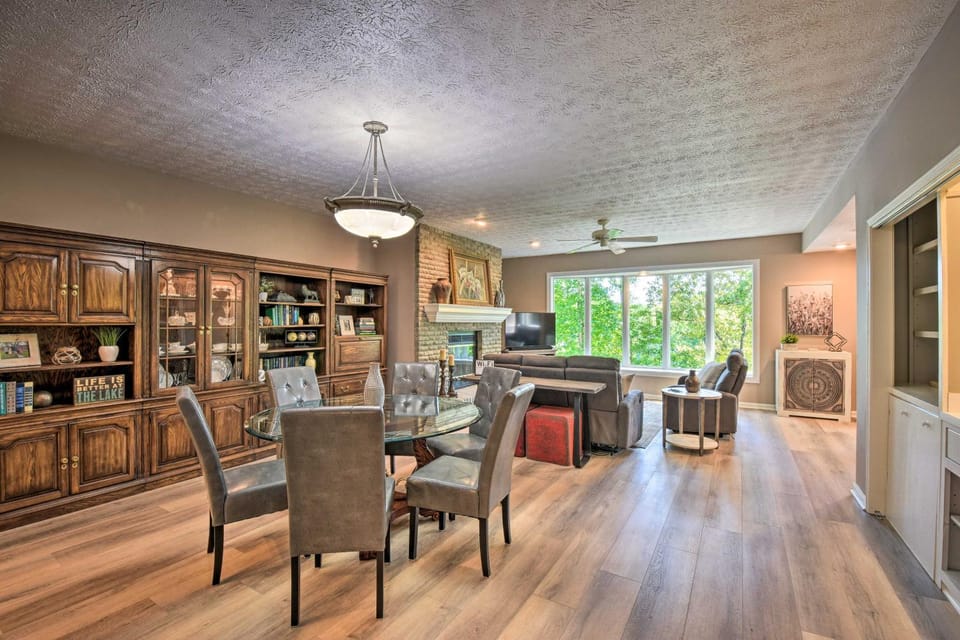 Resort-Style Condo w/ Balcony on Lake Keowee House in Lake Keowee