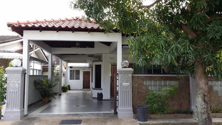 Property building, Facade/entrance