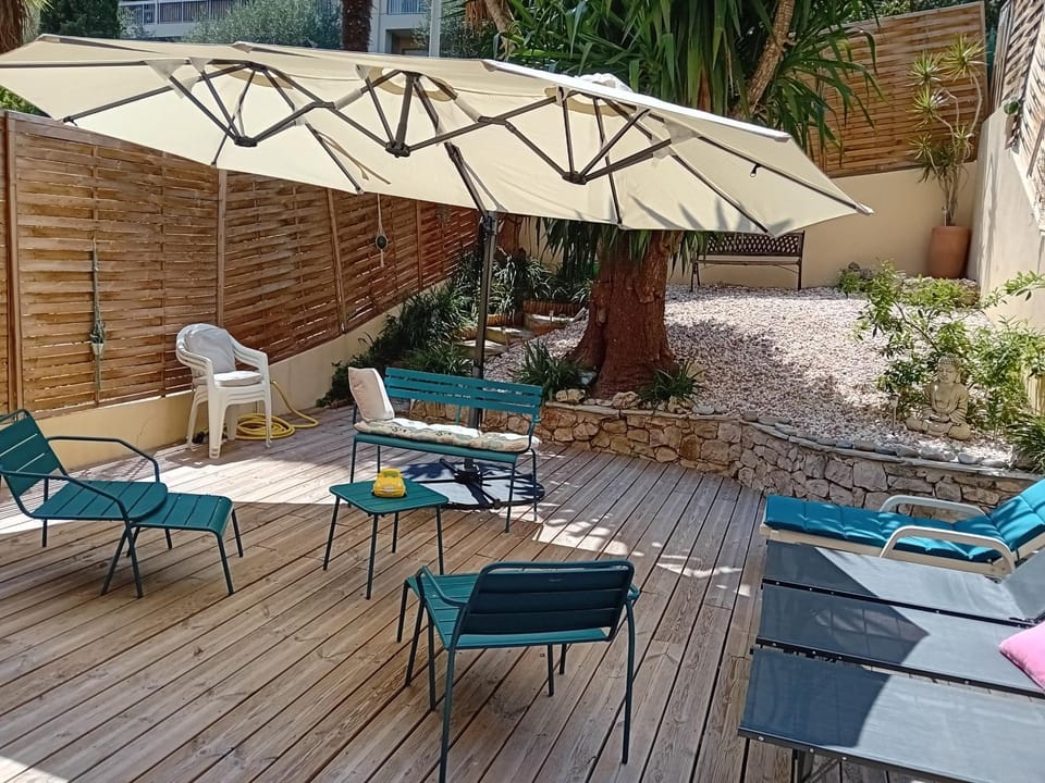 NICE- GAIRAUT - JARDIN PRIVE- GRAND F1 LUMINEUX-Piscine Collective Apartment in Nice