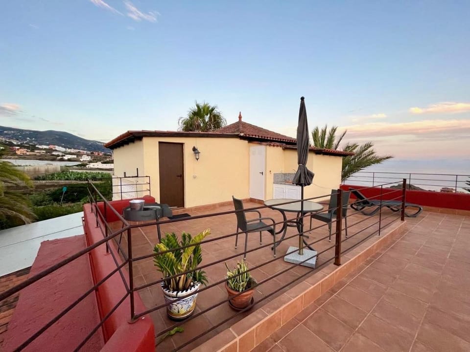Balcony/Terrace, Mountain view, Sea view