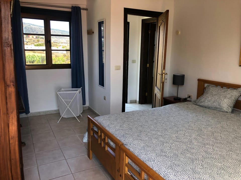 Bedroom, storage