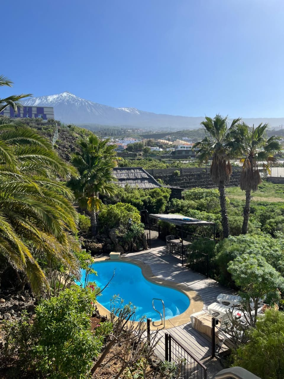 Nearby landmark, Garden, Swimming pool