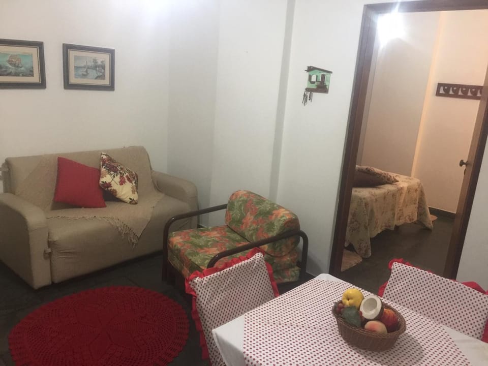 Apto. No terreo Enseada Ubatuba com piscina p/ 5 pessoas Apartment in State of São Paulo