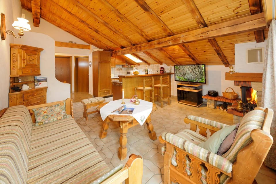 Living room, Photo of the whole room