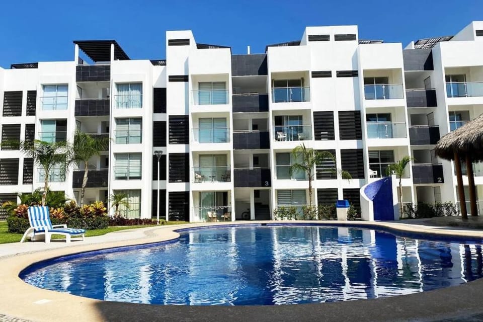 Property building, Swimming pool