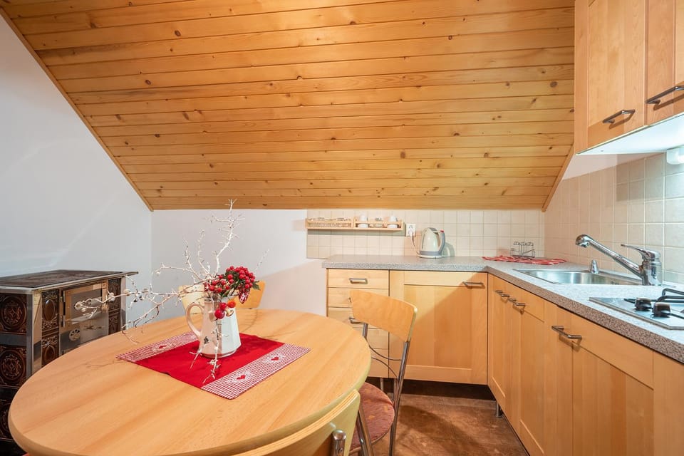 Dining area, Communal kitchen