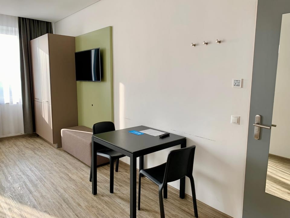 TV and multimedia, Living room, Dining area