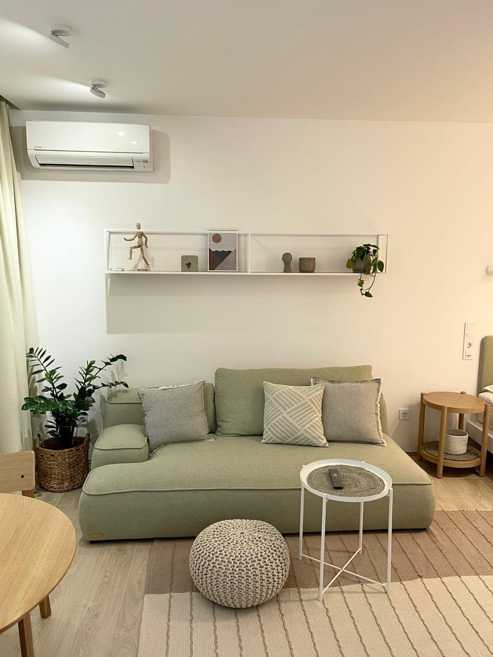 Communal lounge/ TV room, Living room