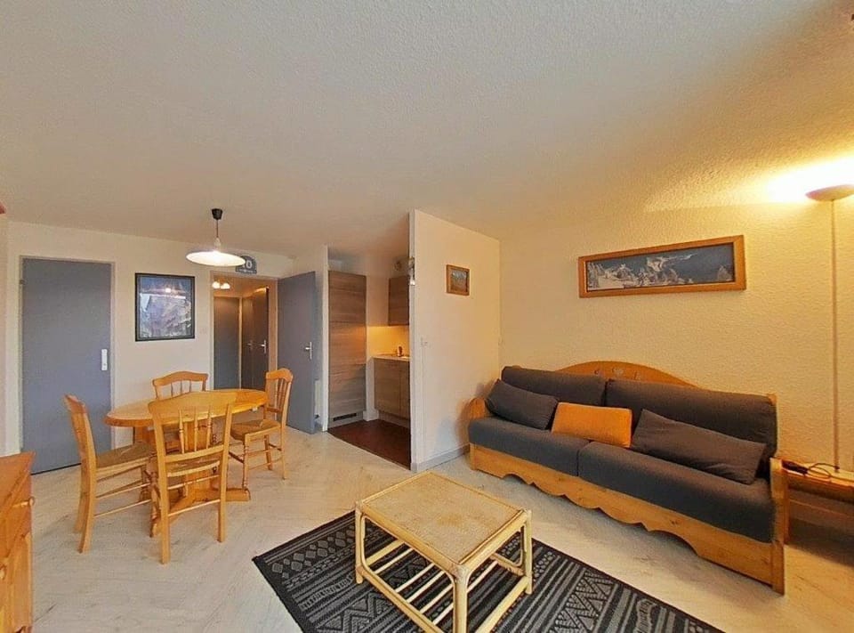 Bed, Kitchen or kitchenette, Living room, Dining area