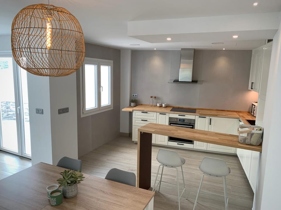 Patio, Lounge or bar, Mountain view, River view, kitchen