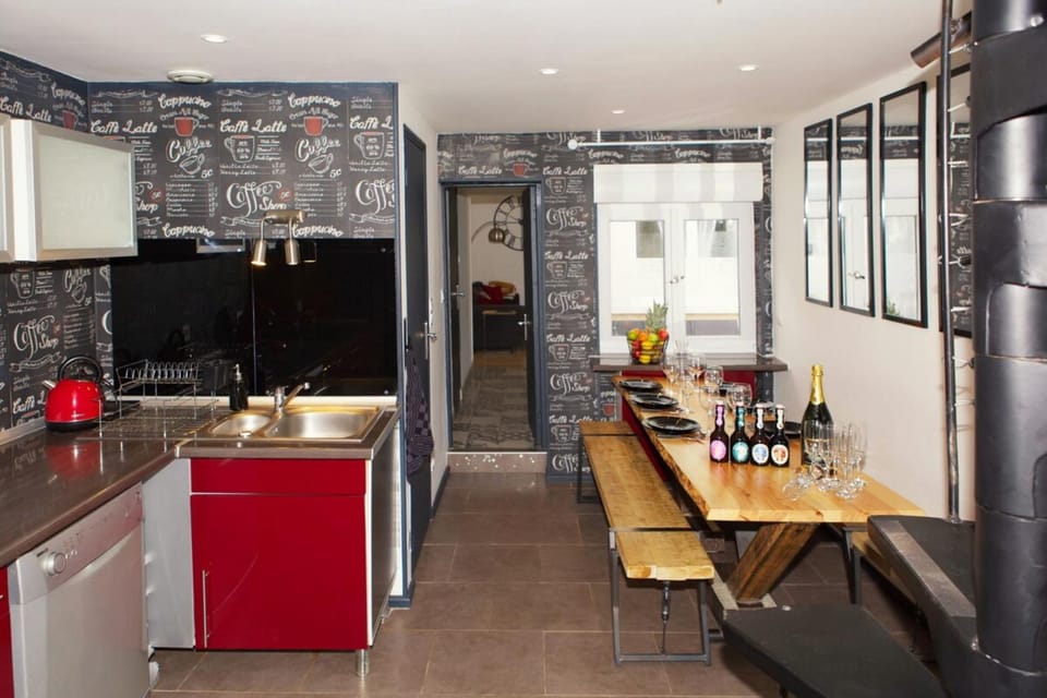Kitchen or kitchenette