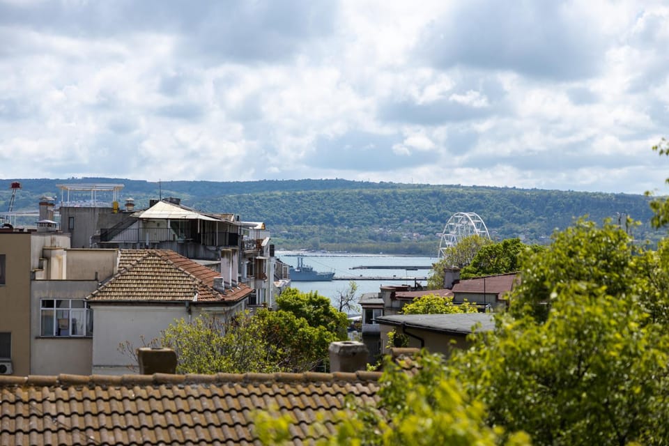 City view, Sea view