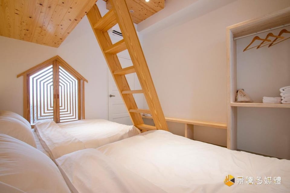 Bed, Photo of the whole room, Bedroom, bunk bed