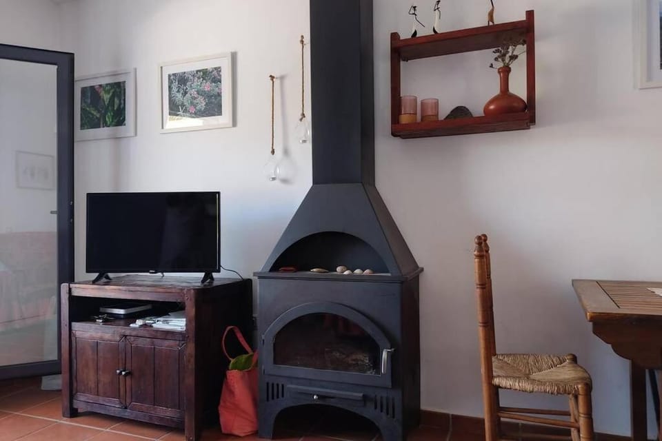Communal lounge/ TV room, TV and multimedia, flat iron