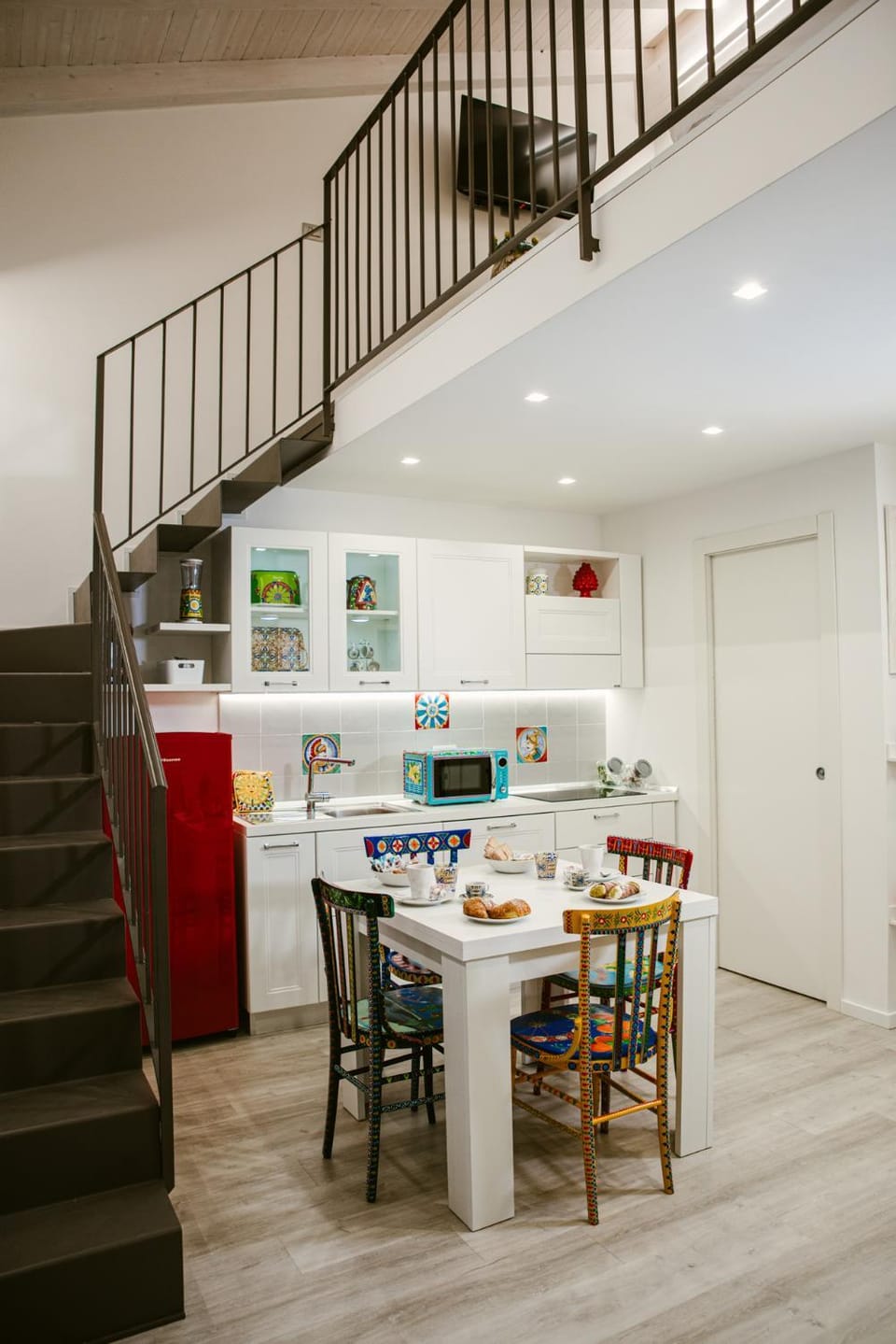 Dining area, kitchen