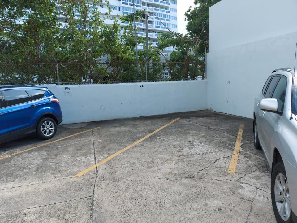 Condado San Juan Prime location 5minsWalk To Beach Apartment in San Juan