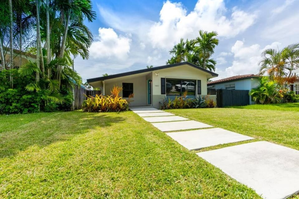 LoveLee Villa: Luxury Hollywood 4 Bedroom w/Pool Villa in Hollywood
