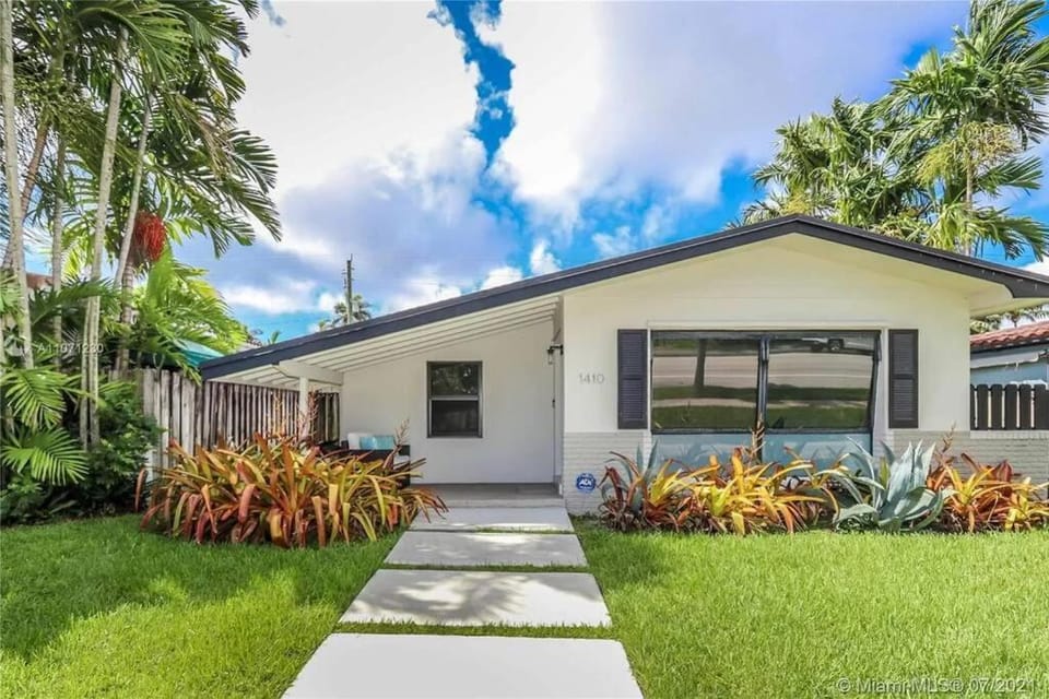 LoveLee Villa: Luxury Hollywood 4 Bedroom w/Pool Villa in Hollywood