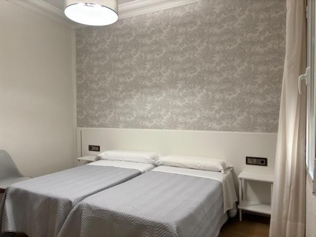 Pensión Numancia Bed and Breakfast in Madrid