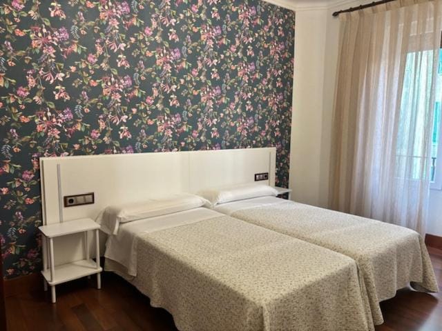 Pensión Numancia Bed and Breakfast in Madrid