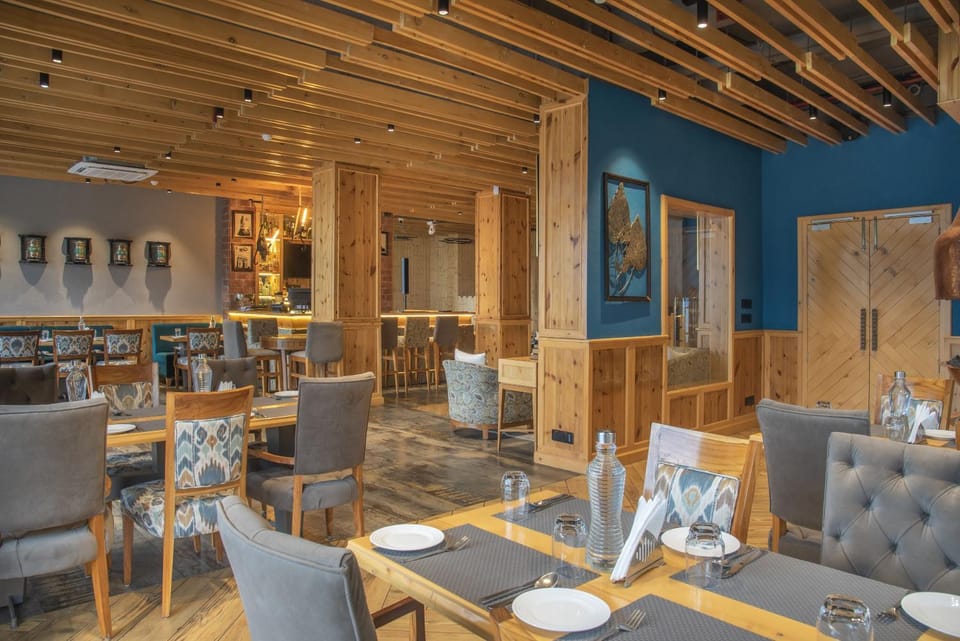 Restaurant/places to eat, Seating area