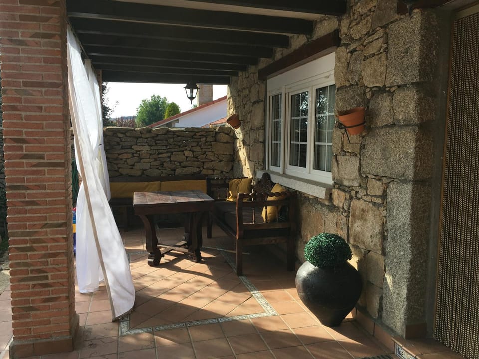 Patio, BBQ facilities