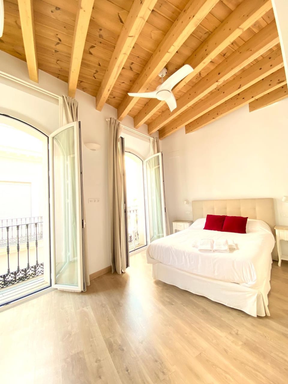 HomeySeville Top-notch Cathedral house with private rooftop terrace and parking opt Villa in Seville