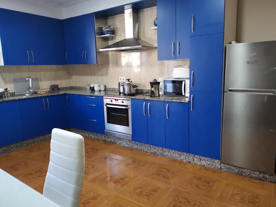 Kitchen or kitchenette, minibar, pet friendly, stove