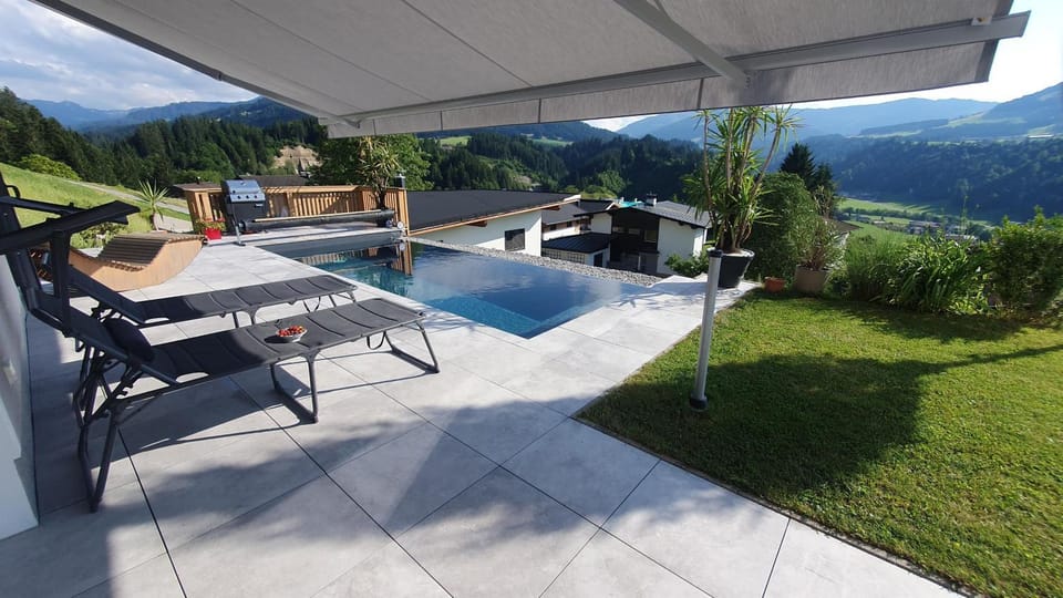 Spring, Natural landscape, Garden, View (from property/room), Balcony/Terrace, Balcony/Terrace, Mountain view, Pool view, Swimming pool, Swimming pool, sunbed