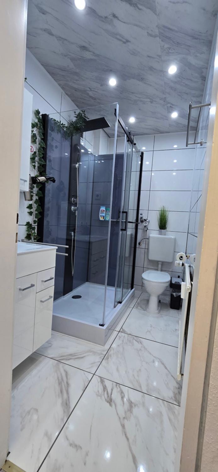 Toilet, Steam room, Bathroom, towels